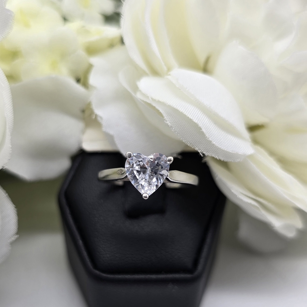 🥰 BRILLIANT HEART RING - Picture 7 of 8
